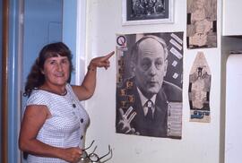 Madame Côté et une photo de Lévesque