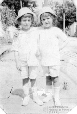 Photo de deux enfants