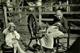 Lumina Rivard (épouse de Charles L'Écuyer) et son petit-fils Jean-Chares L'Écuyer