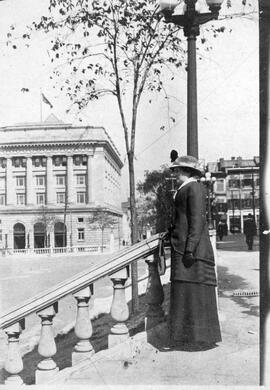 Une femme