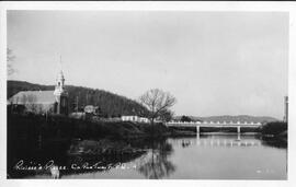 Vu de la rivière et de l'église