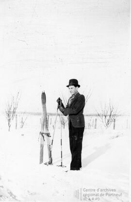 Photo d’un homme en ski
