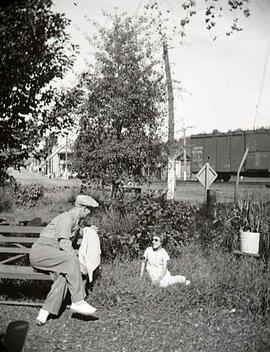 un homme avec un enfant