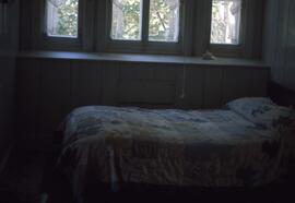 Chambre avec un lit