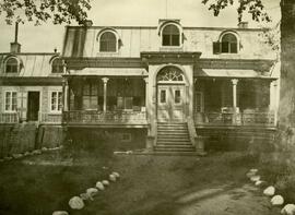 Presbytère de St-Casimir – n&b.