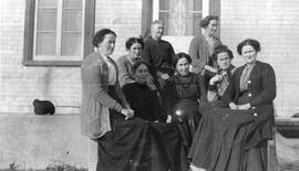 La mère et ses sept filles