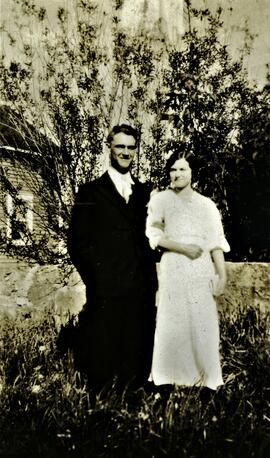 Couple dans un champs