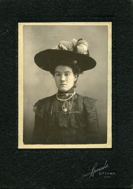 Portrait de Nellie Bonnallie