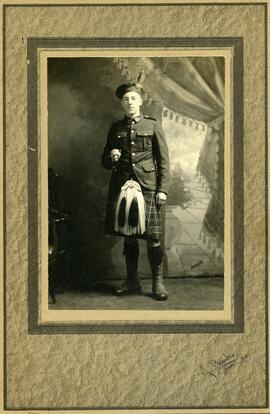 Portrait de Norman Gilpin en uniforme