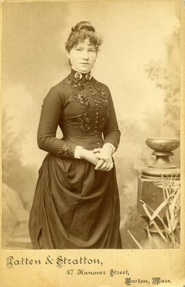 Portrait d’une femme non identifiée