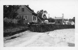 Effondrement de terrain causé par l'inondation
