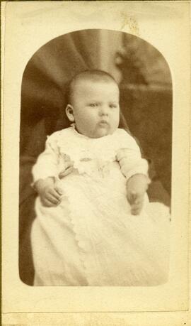 Portrait d’un bébé non identifié