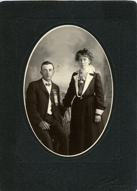 Portrait ovale d’un couple non identifié