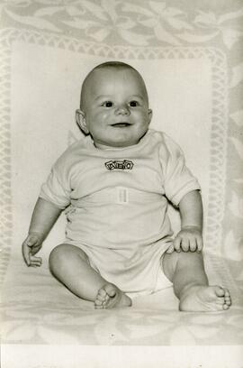 Everett Ross lorsqu’il était enfant
